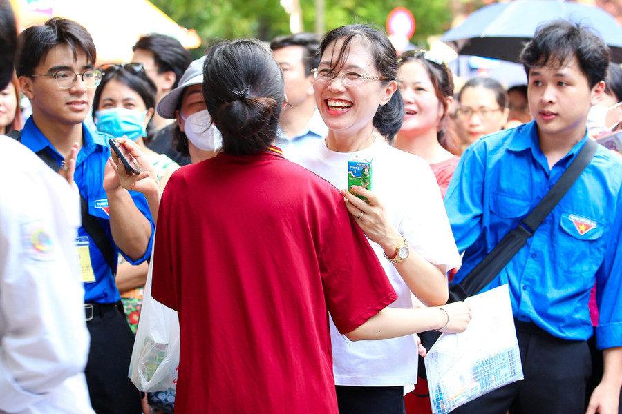 Nụ cười thí sinh sau kết thúc Kỳ thi.