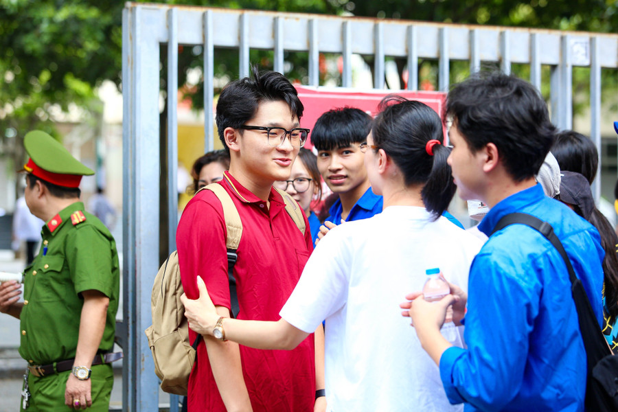 Thí sinh dự thi nhận được sự chăm lo, quan tâm của gia đình, xã hội.