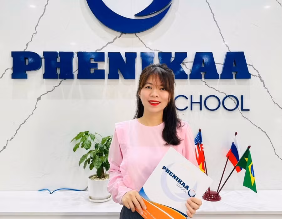 Cô Hồ Thị Huyền Trang.