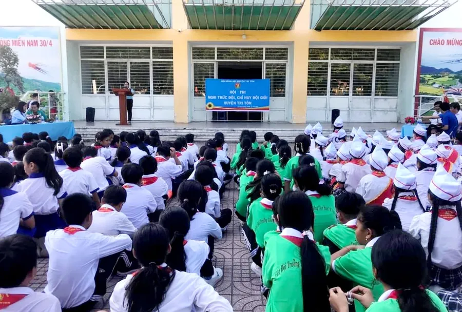 Hội đồng Đội phối hợp cùng Phòng GD&ĐT huyện Tri Tôn (tỉnh An Giang) tổ chức Hội thi nghi thức Đội năm học 2022 - 2023.