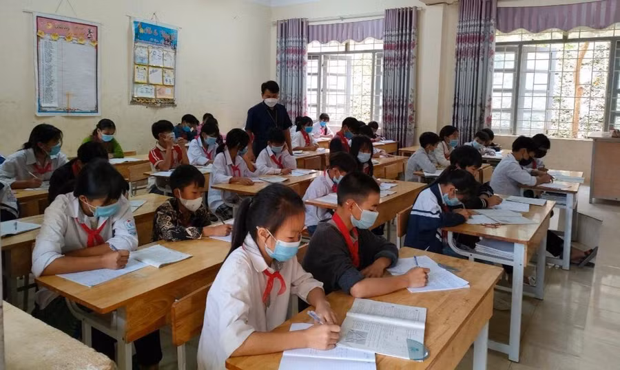 Trường Phổ thông DTBT THCS Nậm Pì với đa số học sinh người Mảng theo học.