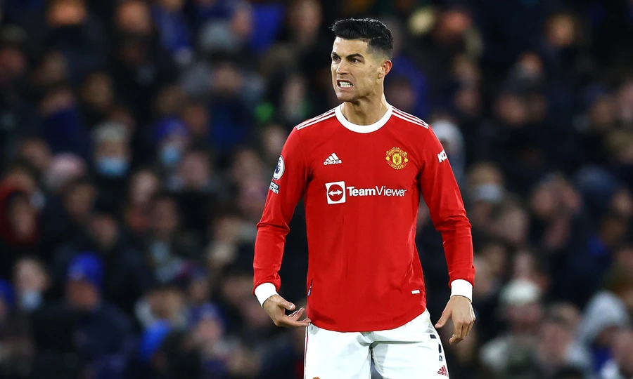 Ronaldo không hài lòng sau 1 năm khoác áo Man Utd.