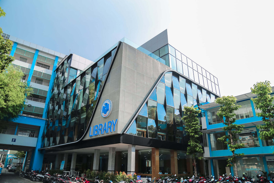 Thư viện của Trường Đại học Công Thương TP Hồ Chí Minh được đầu tư xây dựng với kinh phí hơn 20 tỉ đồng. Ảnh: HUIT Thư viện của Trường Đại học Công Thương TP Hồ Chí Minh được đầu tư xây dựng với kinh phí hơn 20 tỉ đồng. Ảnh: HUIT
