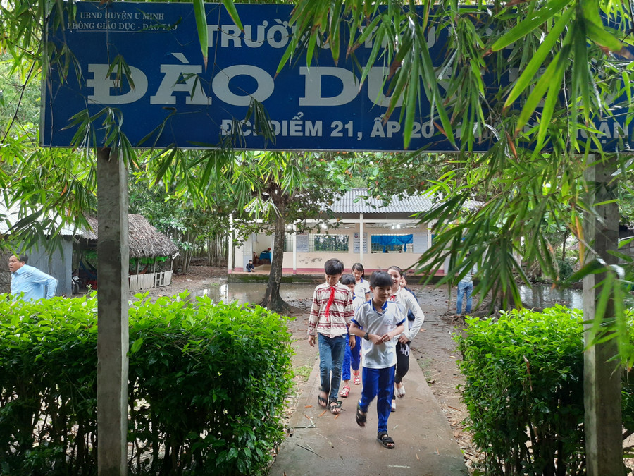 Điểm lẻ Trường Tiểu học Đào Duy Từ (huyện U Minh, Cà Mau). Ảnh: V. Hữu. Điểm lẻ Trường Tiểu học Đào Duy Từ (huyện U Minh, Cà Mau). Ảnh: V. Hữu.