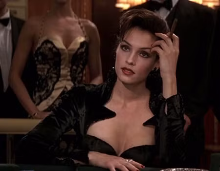 Xenia Onatopp trong “GoldenEye” (Mắt vàng - 1995)