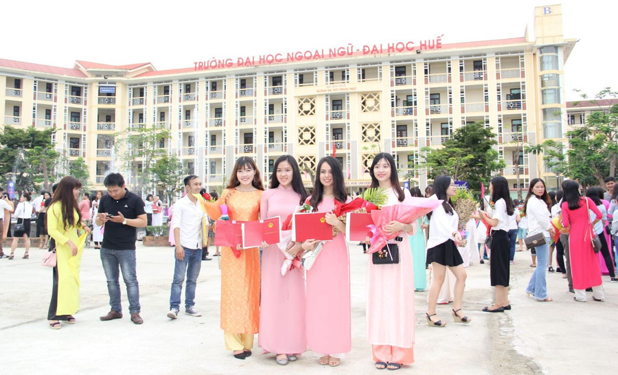 Sinh viên Trường Đại học Ngoại ngữ, Đại học Huế. Ảnh: Websites trường