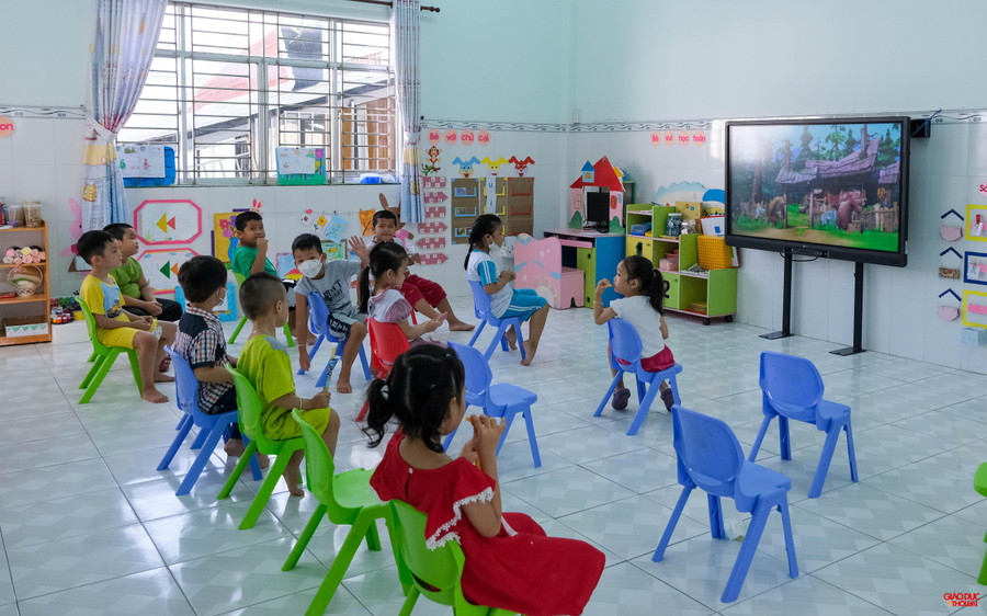 Cơ sở vật chất một số trường được đầu tư khang trang.