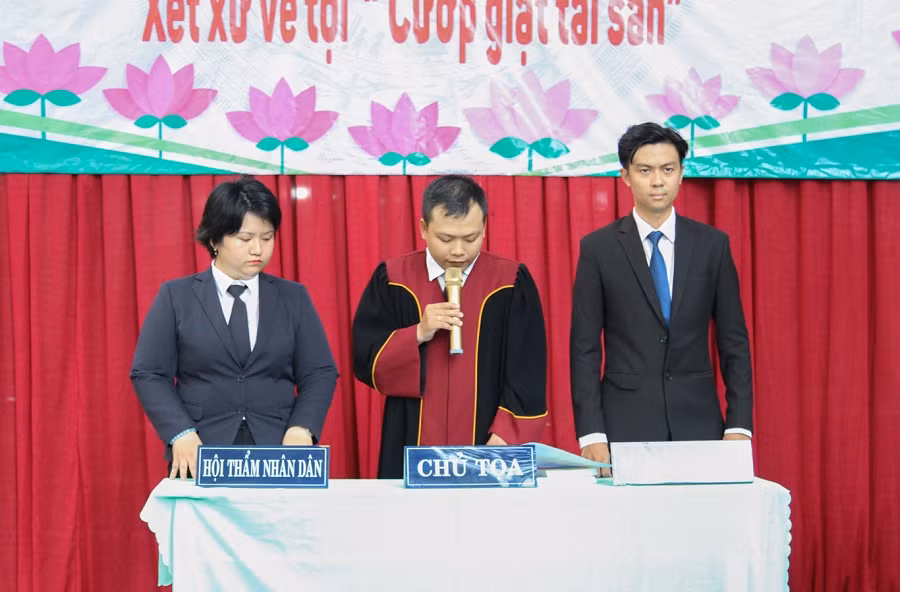 Ông Lý Lê Trọng Nghĩa - Thẩm phán tóa án nhân dân quận Bình Thạnh chủ trì phiên tòa