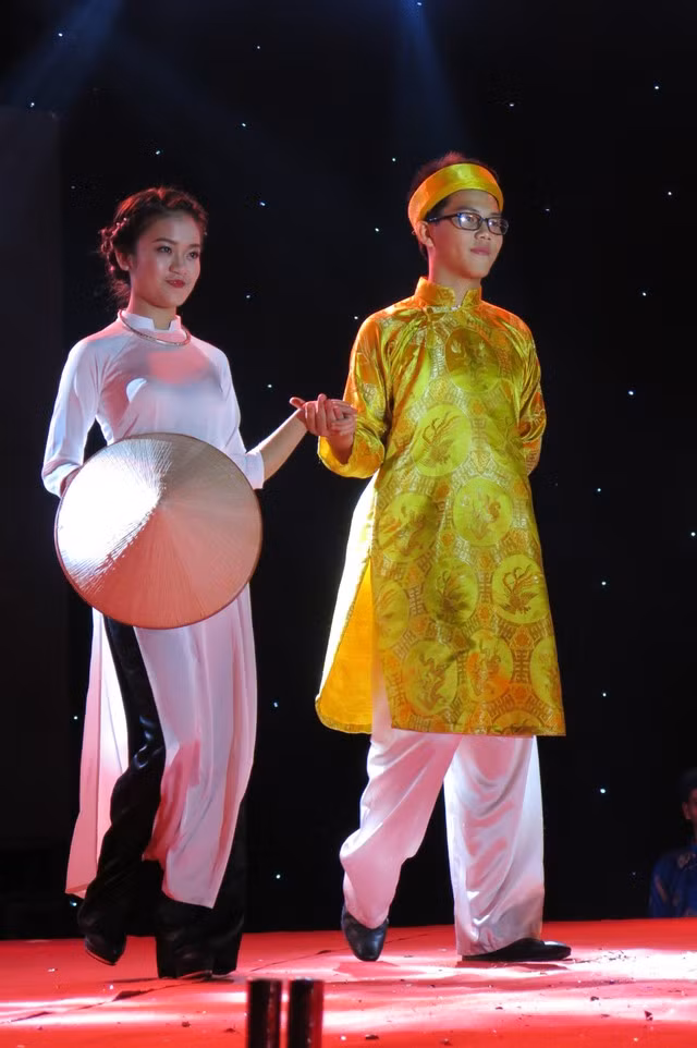 12 gương mặt xuất sắc tranh tài đại sứ trường Ams ảnh 4