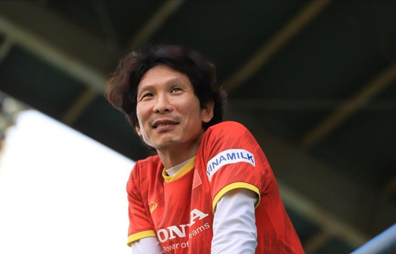 Huấn luyện viên Gong Oh-kyun. Huấn luyện viên Gong Oh-kyun.