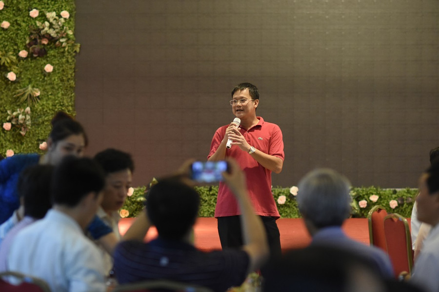 Với cán bộ giảng viên Trường ĐH Mỏ - Địa chất, Thứ trưởng Lê Hải An như người anh, người đồng nghiệp gần gũi, thân thiết.