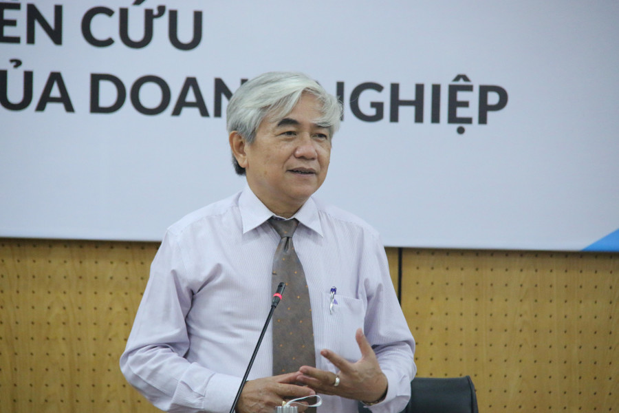 Nguyên Bộ trưởng Bộ Khoa học và Công nghệ Nguyễn Quân phát biểu tại tọa đàm.