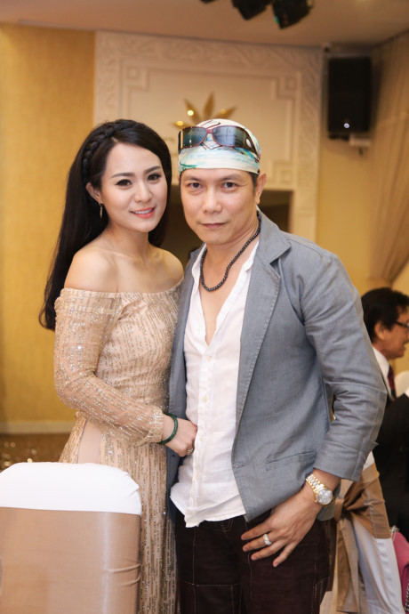 Vợ chồng danh ca Giao Linh tổ chức đám cưới ngọc trai - Ảnh 11 Vo chong danh ca Giao Linh to chuc dam cuoi ngoc trai - Anh 11
