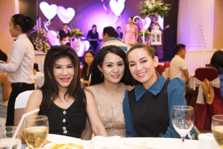 Vợ chồng danh ca Giao Linh tổ chức đám cưới ngọc trai - Ảnh 10 Vo chong danh ca Giao Linh to chuc dam cuoi ngoc trai - Anh 10
