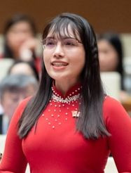 Bà Châu Quỳnh Dao.