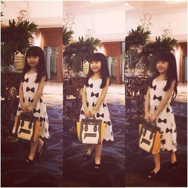 Choáng với tủ đồ ngập giày túi hiệu “bạc tỷ” của em bé 5 tuổi người Việt ảnh 14