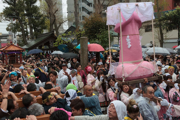 Lễ hội "của quý" ở Nhật Bản ảnh 1 festival1-4733-1428396735.jpg