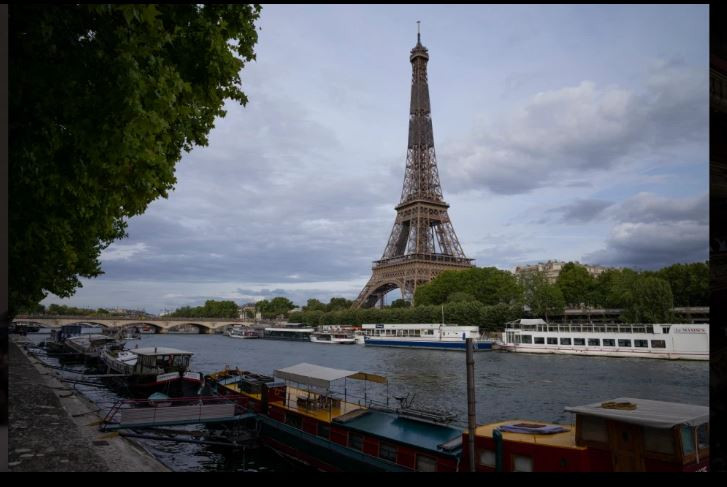 Tháp Eiffel một công trình kiến trúc kỳ diệu.