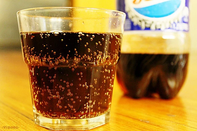 Cách gỡ bã cao su dính vào tóc dễ dàng