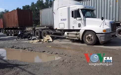 Hiện trường vụ tai nạn khiến nam thanh niên tử vong