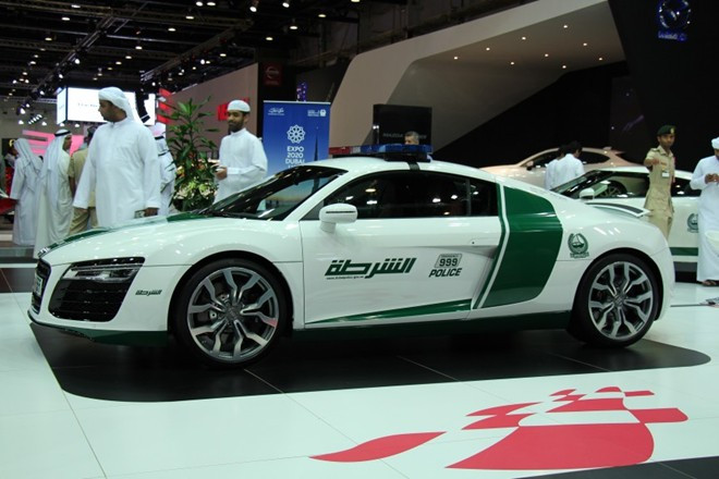 10 siêu xe khủng nhất của cảnh sát Dubai năm 2015