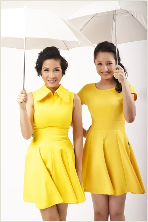 Nữ ca sĩ trẻ Anna từng chia sẻ, cô coi mẹ kế - diva Mỹ Linh - như mẹ ruột. Cô sống cùng giọng ca Hương ngọc lan từ khi còn là cô bé 3 tuổi. Sao Việt yêu thương mẹ kế