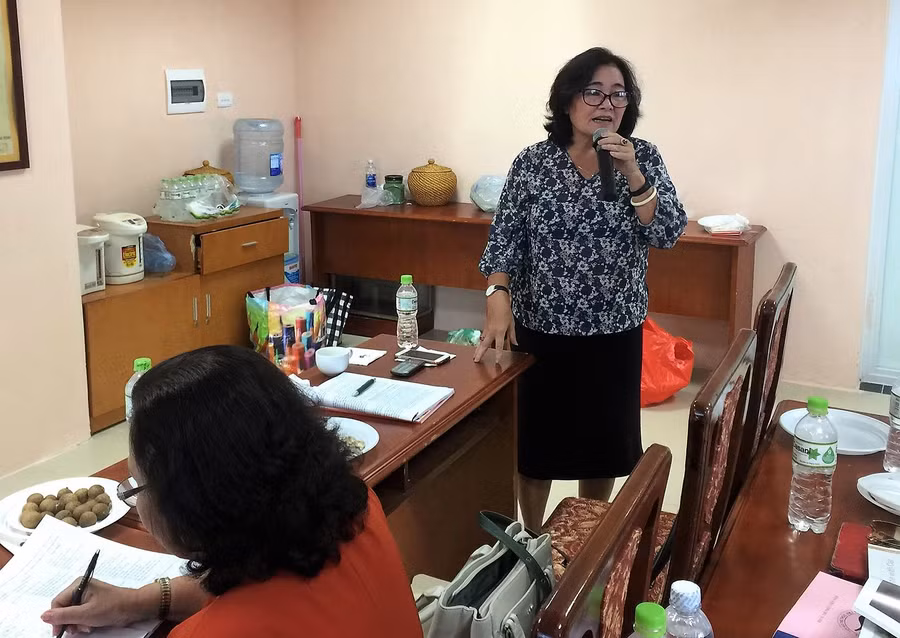 TS Phạm Thị Mỵ - Phó Chủ tịch Hội NTTVN - phát biểu tại Hội nghị TS Phạm Thị Mỵ - Phó Chủ tịch Hội NTTVN - phát biểu tại Hội nghị