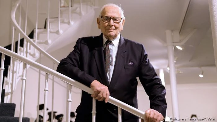 Pierre Cardin vừa qua đời.