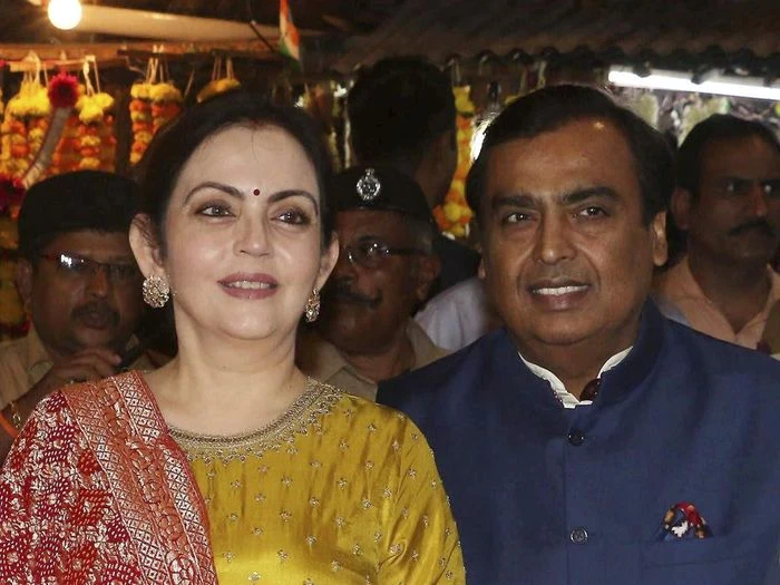 Tỷ phú giàu nhất châu Á Mukesh Ambani và vợ Nita Ambani.