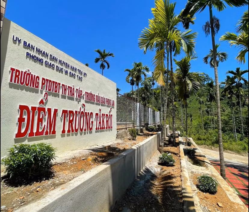 Điểm trường Tăk Rối hồi sinh sau thiệt hại của bão lũ năm 2020 nhờ sự đóng góp của các nhà hảo tâm.