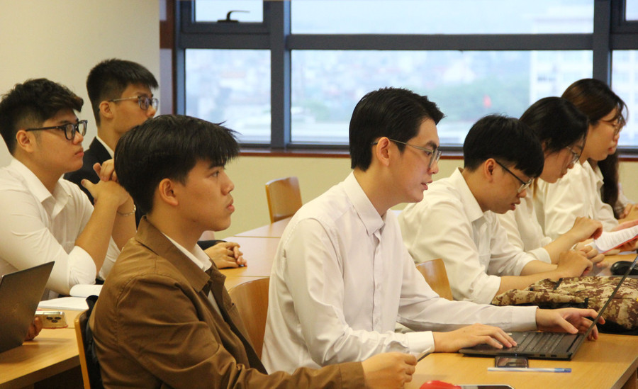 Sinh viên Trường ĐH Kinh tế Quốc dân (Hà Nội). Ảnh: TG Sinh viên Trường ĐH Kinh tế Quốc dân (Hà Nội). Ảnh: TG