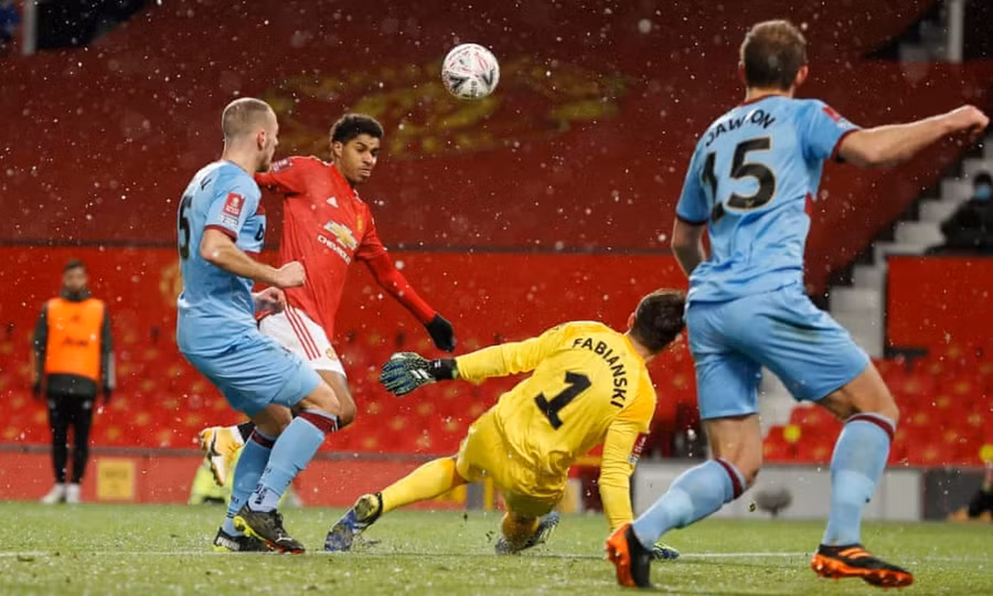 Rashford bỏ lỡ cơ hội ngon ăn nhất trong 90 phút thi đấu chính thức. (Ảnh: Getty).