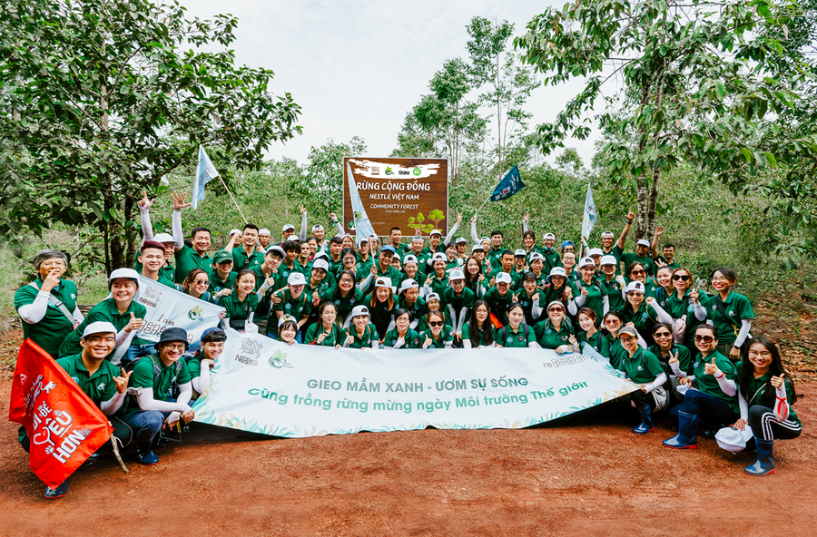 Nestlé đã đóng góp 1.000 cây gỗ lớn về Khu bảo tồn Thiên nhiên Văn hóa Đồng Nai. Nestlé đã đóng góp 1.000 cây gỗ lớn về Khu bảo tồn Thiên nhiên Văn hóa Đồng Nai.