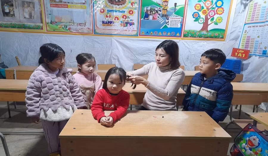 Cô Nguyễn Thị Tình - Trường PTDTBT Tiểu học Nậm Ban, huyện Nậm Nhùn (Lai Châu). Ảnh: Hà Thuận