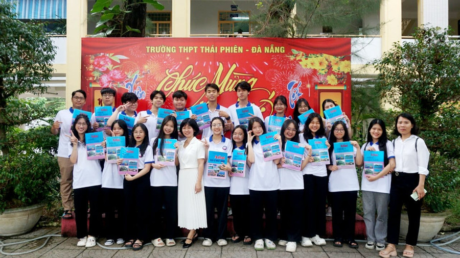 Đội tuyển môn Địa lý, Trường THPT Thái Phiên tham dự Kỳ thi chọn học sinh giỏi lớp 12 cấp thành phố, năm học 2023 - 2024. Đội tuyển môn Địa lý, Trường THPT Thái Phiên tham dự Kỳ thi chọn học sinh giỏi lớp 12 cấp thành phố, năm học 2023 - 2024.