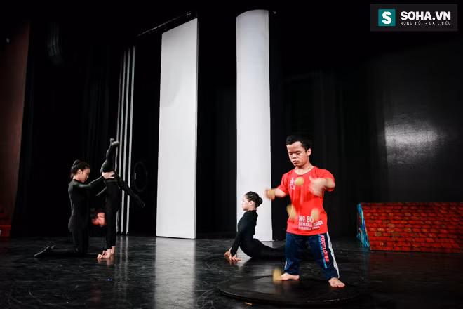 Cuộc sống thật sự của diễn viên chỉ cao 1m16 - Ảnh 17.