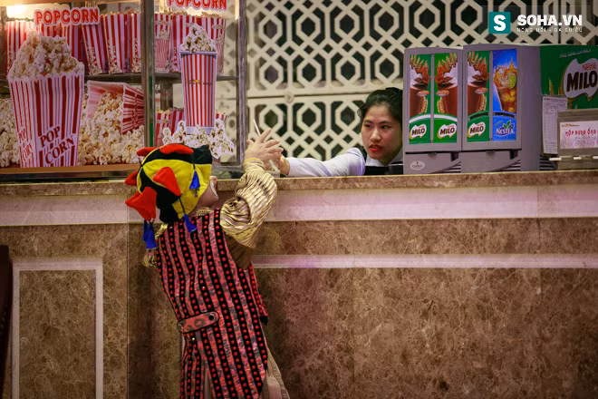 Cuộc sống thật sự của diễn viên chỉ cao 1m16 - Ảnh 32.