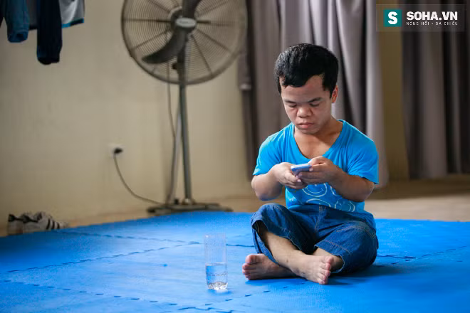 Cuộc sống thật sự của diễn viên chỉ cao 1m16 - Ảnh 15.