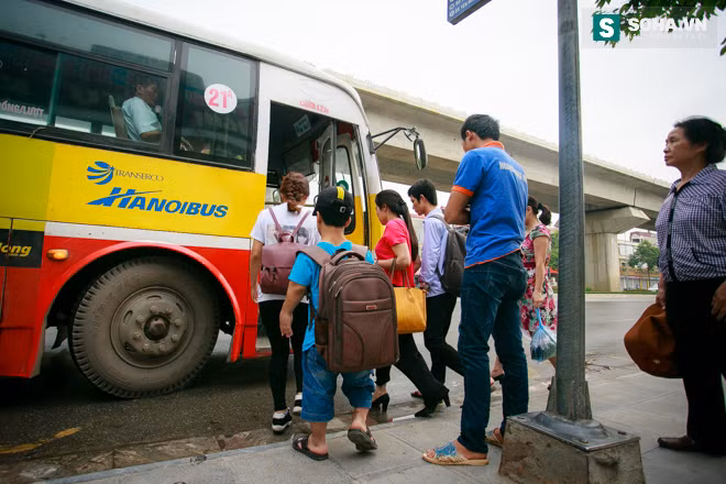 Cuộc sống thật sự của diễn viên chỉ cao 1m16 - Ảnh 6.