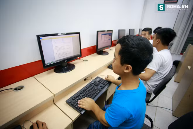 Cuộc sống thật sự của diễn viên chỉ cao 1m16 - Ảnh 10.