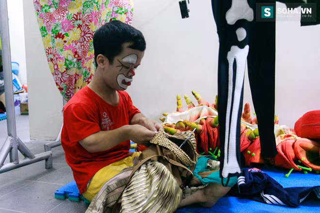 Cuộc sống thật sự của diễn viên chỉ cao 1m16 - Ảnh 47.