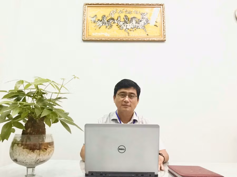 Ông Nguyễn Quốc Khanh - Phó Giám đốc Sở GD&amp;ĐT tỉnh An Giang trả lời các câu hỏi của độc giả.