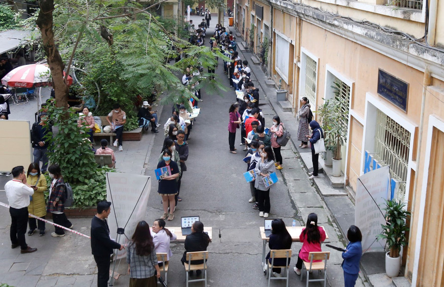 Thí sinh tham dự Kỳ thi đánh giá năng lực do ĐH Quốc gia Hà Nội tổ chức. Ảnh: Hạnh Quỳnh Thí sinh tham dự Kỳ thi đánh giá năng lực do ĐH Quốc gia Hà Nội tổ chức. Ảnh: Hạnh Quỳnh