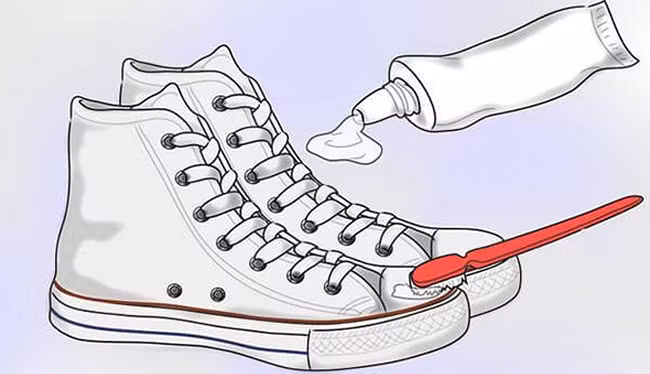 8 cách “hô biến” đôi giày bata trắng của bạn trở lại như mới