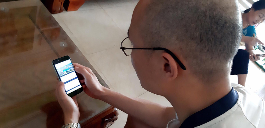 Phụ huynh thành phố Lào Cai đăng ký tuyển sinh trực tuyến. Ảnh: Phòng GD&ĐT thành phố Lào Cai cung cấp Phụ huynh thành phố Lào Cai đăng ký tuyển sinh trực tuyến. Ảnh: Phòng GD&ĐT thành phố Lào Cai cung cấp