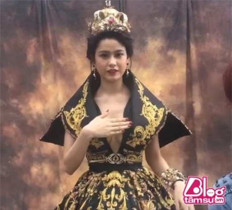 Khoe vòng 1 căng đầy, Trương Quỳnh Anh không ít lần gặp Khoe vong 1 cang day, Truong Quynh Anh khong it lan gap