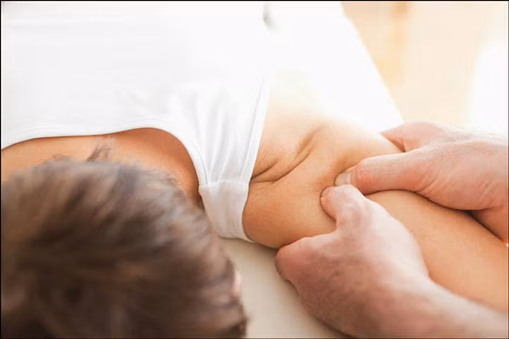 Chăm bấm những điểm này trên người, cả đời không lo béo