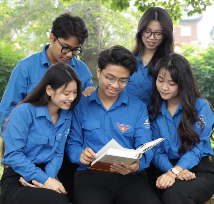 Sinh viên Trường Đại học Sư phạm Hà Nội. Ảnh: NTCC