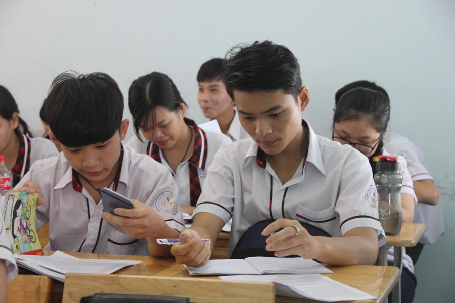 Học viên Trung tâm GDTX quận Gò Vấp trong giờ ôn tập