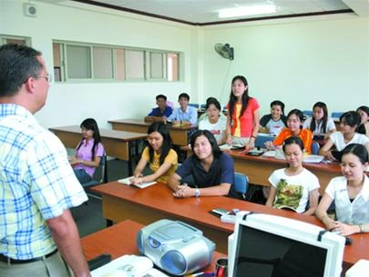 Triển khai dạy học ngoại ngữ tăng cường cho học sinh TCCN